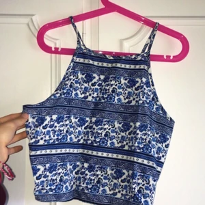 Linne - Jättesnyggt linne!💙 Sparsamt använd, 70kr frakten är inkluderad. Det är storlek 34 men skulle mer säga att den är som en XS/32