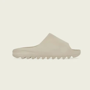 Yeezy Slide Pure - Yeezy Slides i storlek 44. Helt oanvända 