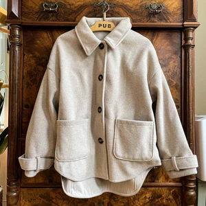 Höstjacka - Höstjacka från Prepair. Storlek L men är som en M. Köparen betalar frakten eller möts upp i Bromma, Stockholm 