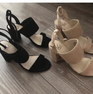 Klackar NYA - OANVÄNDA! Från scorett, nypris 900kr. Kan gå ner i pris vid köpa av båda