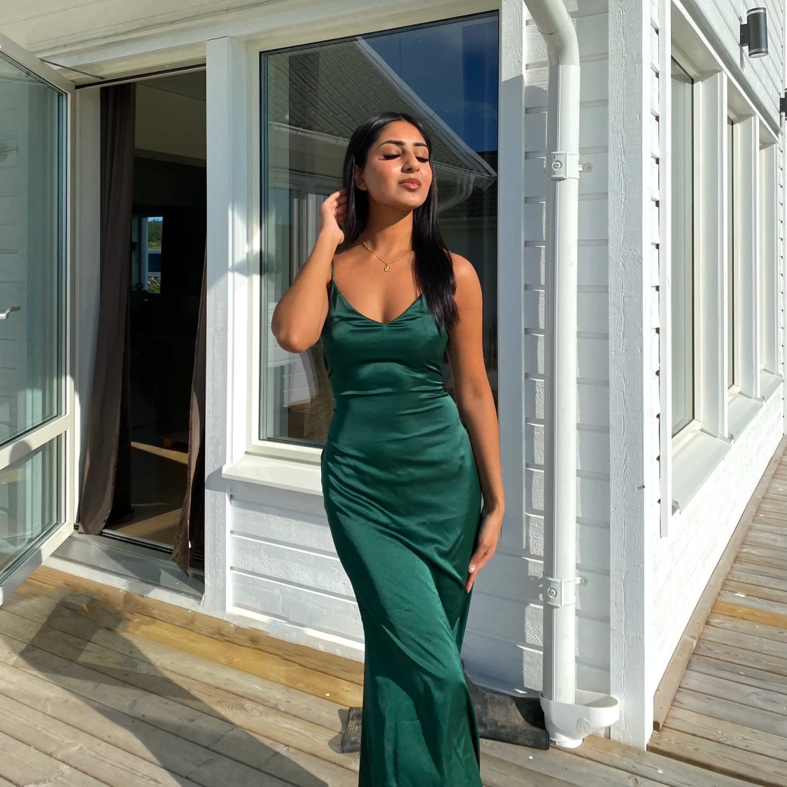 Grön satinklänning