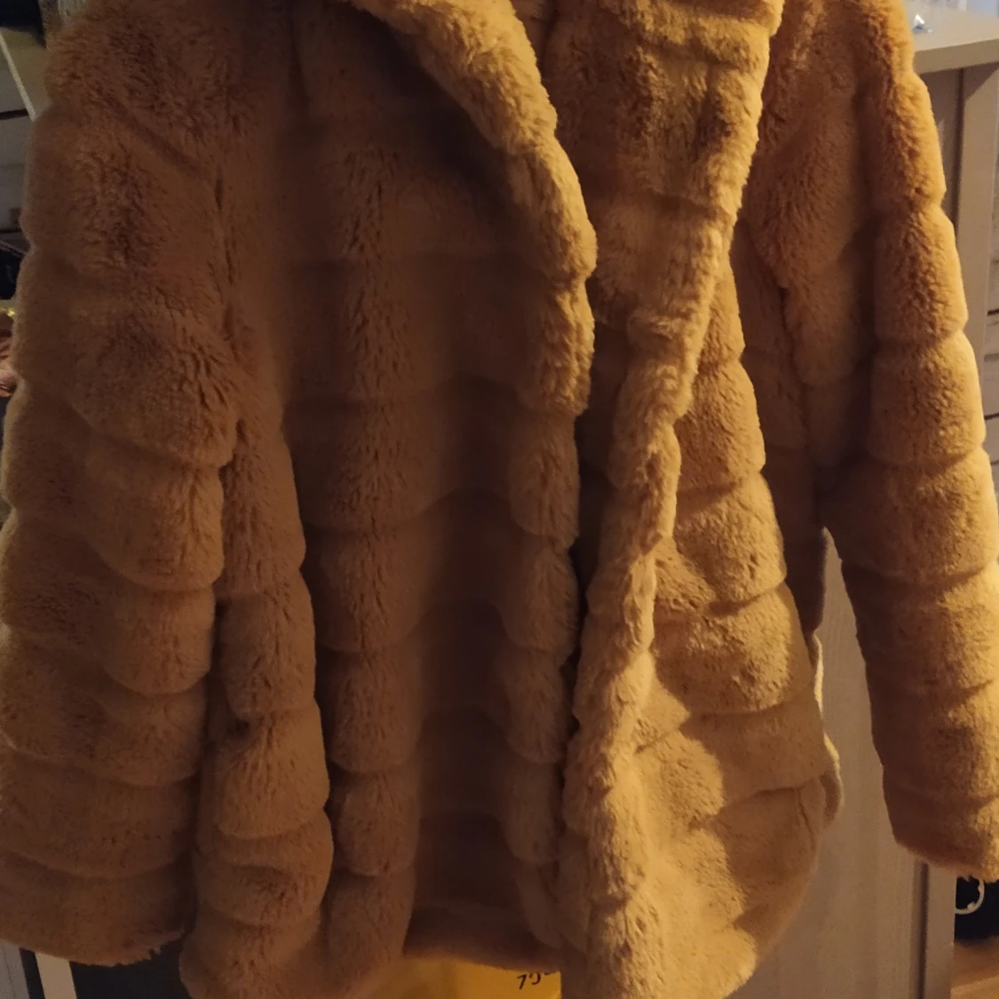 Fluffig jacka senapsgul ca strl L/XL