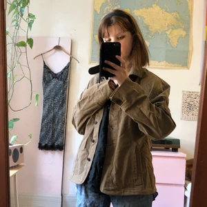 Brun jeansjacka - Jättefin brun jeansjacka som jag köpt second hand! 