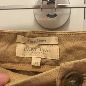 Linne byxor - Fina linnebyxor köpta förra året från åhlens. Fina när de blivit strykta. Strl 34 men de är lite stora i storleken
