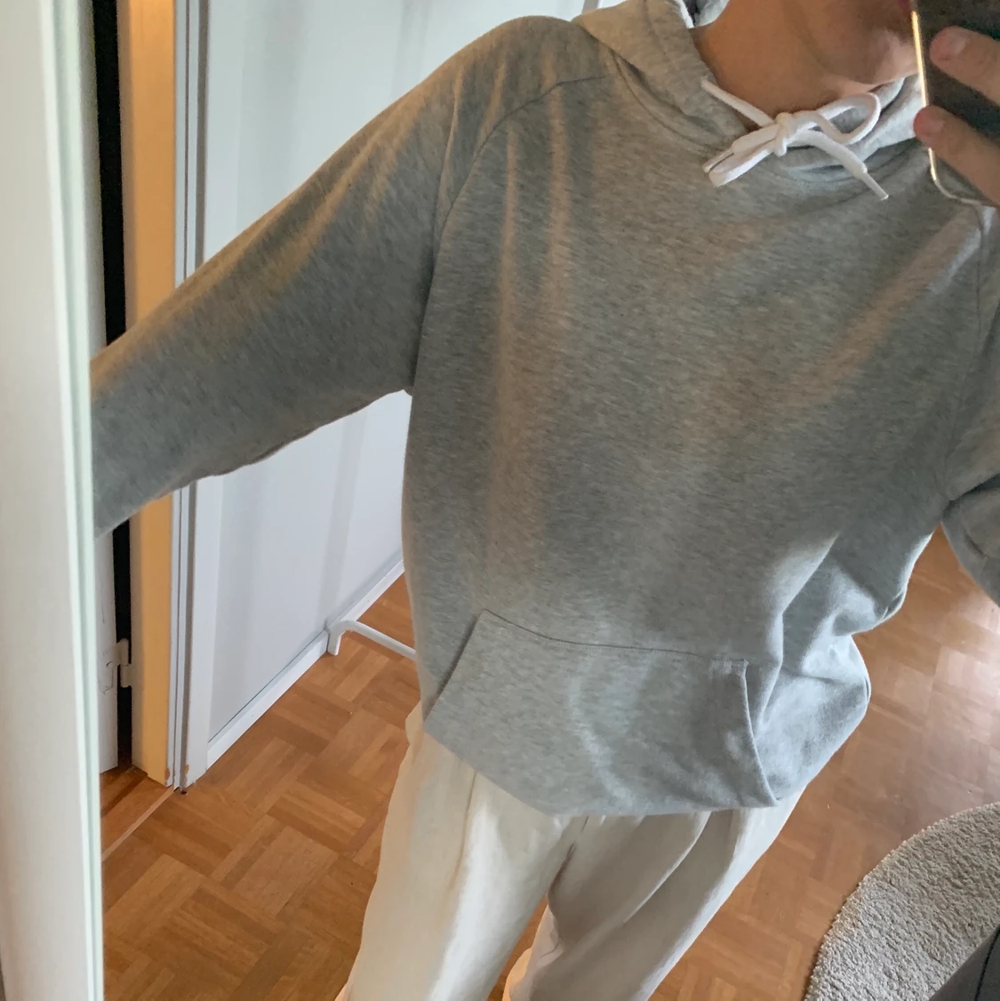 Grå hoodie från Hm - 90