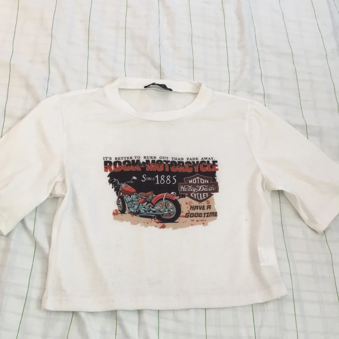 Vit t shirt med motorcykel tryck! - 90