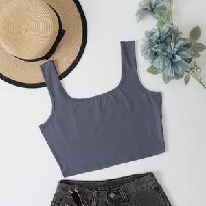 Linne från shein - Ett till plagg från shein som inte passade mig, ser ut precis som på bilden. Storlek XS men lite stort (kan bero på att jag har små b00bisar) men kanske S. Köpt för 39kr, jättemysigt material och stretchig.