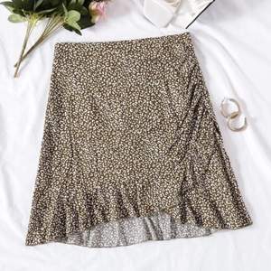 Super snygg leopard kjol aldrig använd av mig tyvärr.. passar bra på en s och m 😍❤️