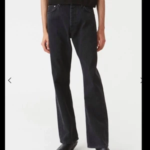 HOPE RUSH DENIM - Hope rush jeans som är fåtal gånger använda. Sitter helt perfekt över skon! St 31. För fler frågor kom pm, mvh Max.