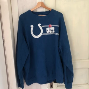 Indianapolis fotball tjocktröja crewneck - Hittad på second hand. Stl XL