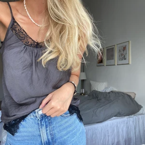 Neo Noir - Säljer en superfin Neo Noir topp i storlek XS! Inköpt för ca 500kr, använd fåtal gånger! Säljer för 200kr🖤🤍