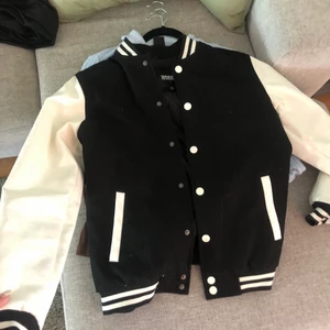baseball jacka  - använd fåtal gånger, clean jacka! 
