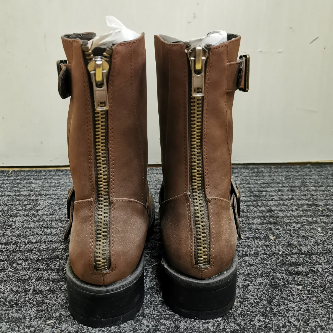 Oanvända boots - 90