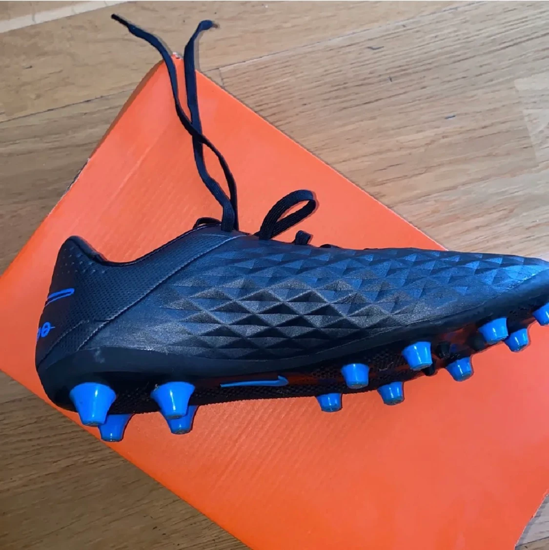 fotbollsskor  - 91