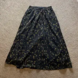 Super ball kjol från designers remix💓 använd ett par fåtal gånger, super skick! Nypris runt 1200kr💓