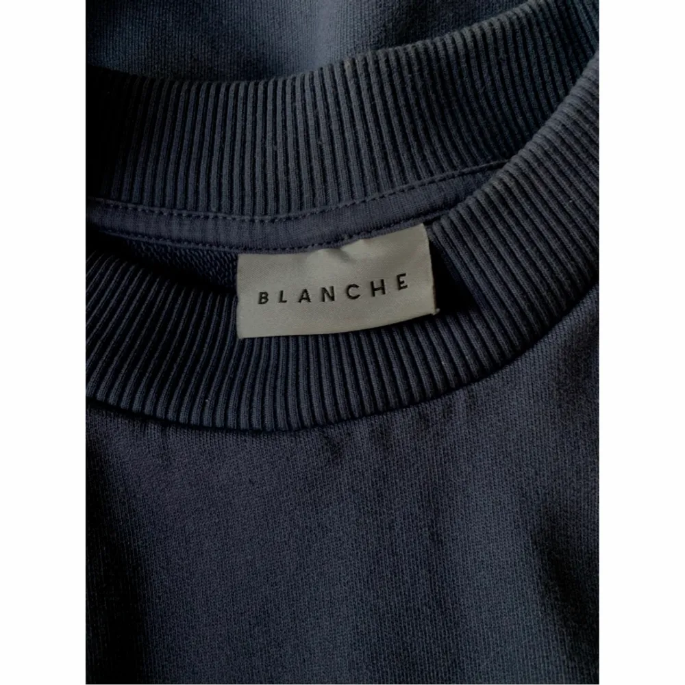 BLANCHE gråblå sweatshirt, ”organic cotton” stl XS men fungerar på XS-S pga oversize.. Tröjor & Koftor.