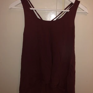 Gina trixat linne storlek s - Plagget är nästan ovanvänt. Säljer det då jag fått det men aldrig riktigt tyckt om det.