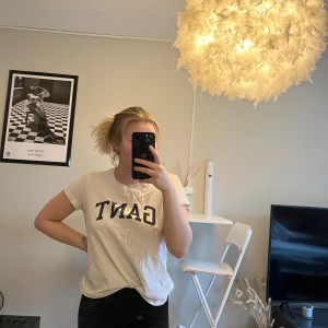 Gant T-shirt  - Gant T-shirt i storlek M