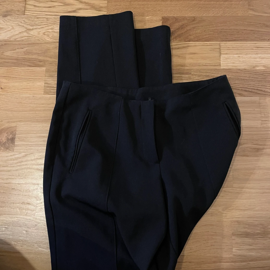 Lågmidjade kostymbyxor