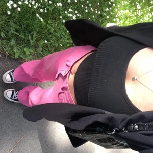 Rosa Jeans - Säljer dessa fina rosa jeansen eftersom de har blivit för små