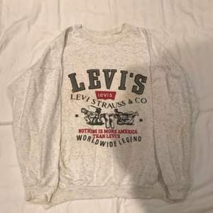 Vintage Levis sweatshirt. 