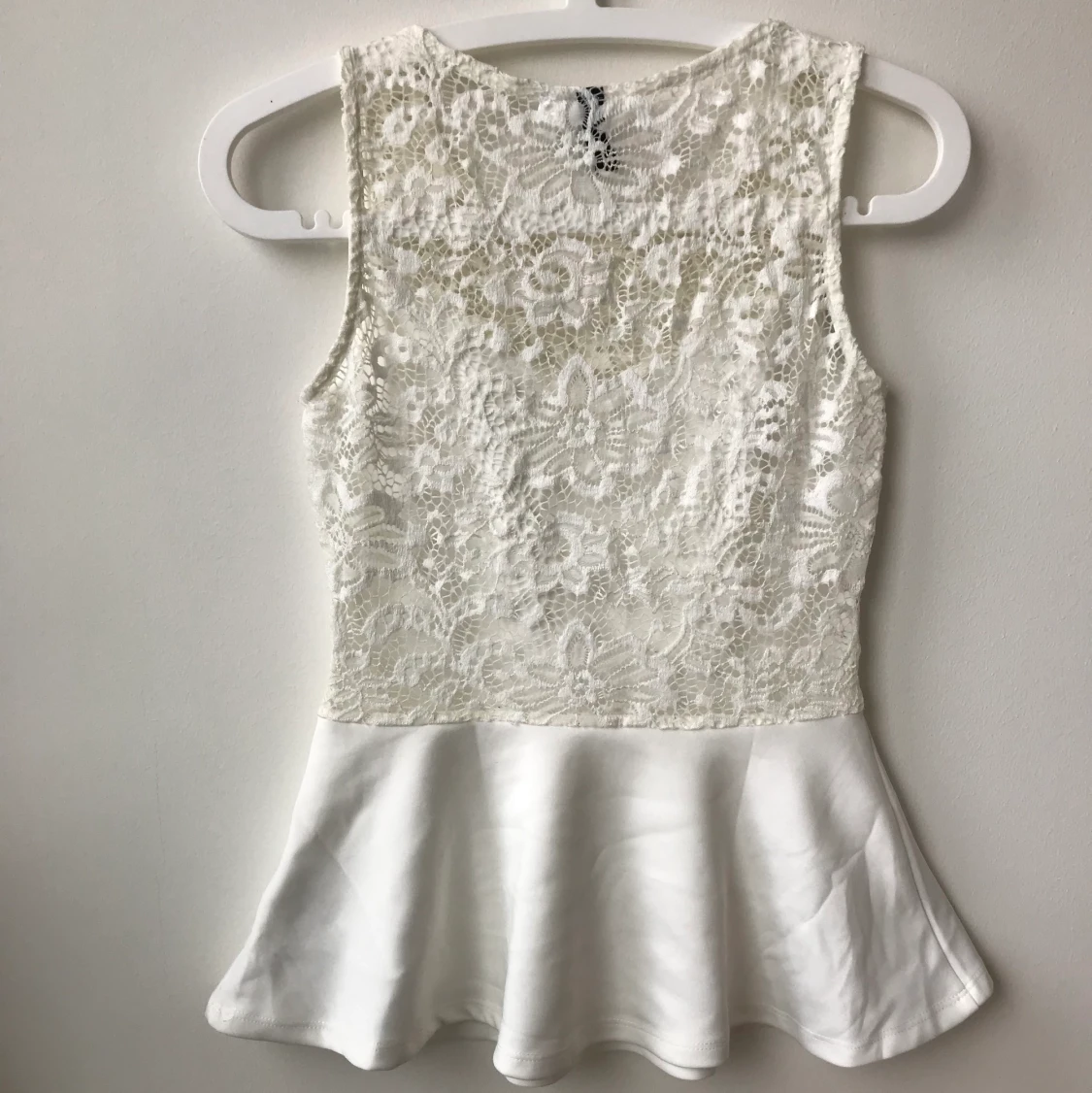 Topp med volang - 91