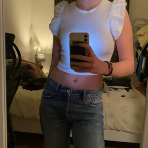 Volang tröja  - Köpt på zara förra året tror inte denna tröja går att köpa på zara längre😊