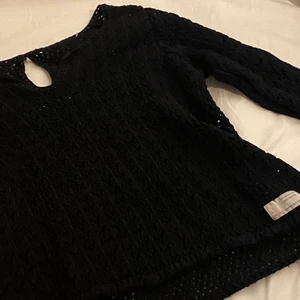 Odd Molly tröja<3 - En jätte fin odd Molly stickad tröja<3 står ingen storlek, men passar på mig som oftast bär S!! 