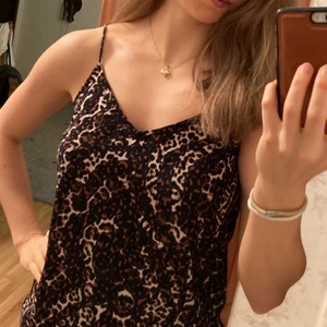 Linne - Topp i nyskick. Small.