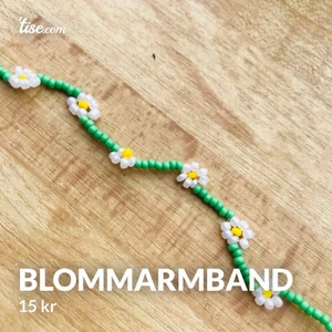 Armband  - Jätte fint Blom armband som jag kan göra hur man vill ha de, 