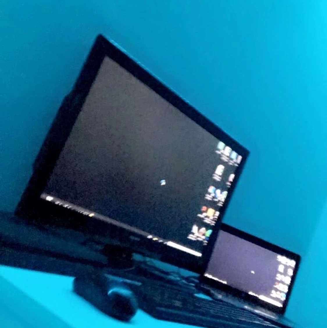 Hp laptop och ps4 slim med skärm