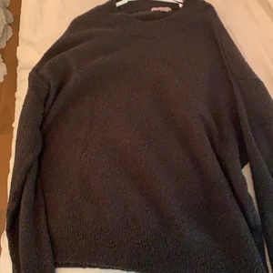 Storlek M - Om du är intresserad så skriv gärna privat eller om du vill ha flera bilder💕