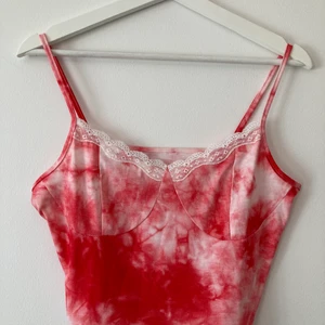 tiedye topp  - tiedye topp från shein i stl s. Helt oanvänd! 