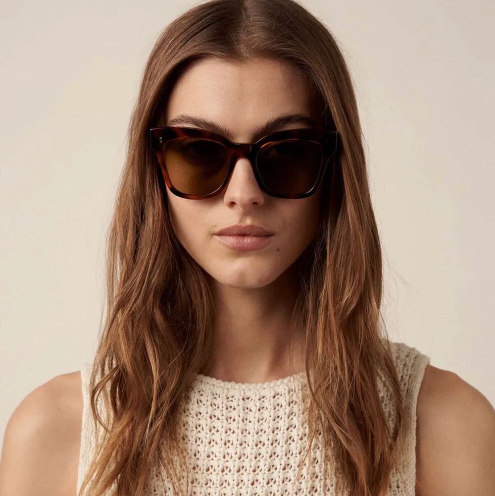 Helt nya Chimi Eyewear glasögon i färgen 07 Tortoise, endast testade! Vid intresse eller frågor är det bara att skicka iväg ett meddelande till mig! Betalning sker via Swish och kom ihåg att du som köpare står för den tillkommande fraktkostnaden🤎⚡️. Accessoarer.