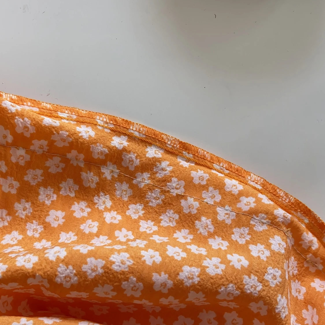 Orange blommig klänning - 91