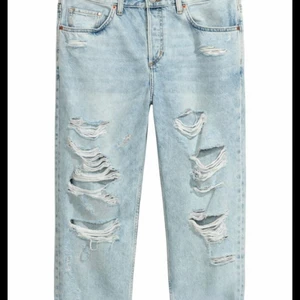 & denim jeans  - & denim jeans från h&m köptes för ca i år sedan! Ljus blå färg! Köpares för ca 300 kr säljs för 80kr utan frakt! Går att buda! Storlek 27 ( xs/s)!