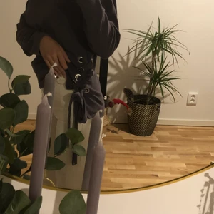 Vinter tröja från hm  - Hösten är snart påväg! Passar då på att sälja en lite tjockare tröja från bikbok med lite extra på sidorna