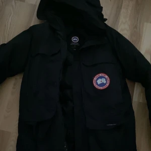 Canada gosse jacka - Jacka i storlek Xs men använd till min bror med storlek S
