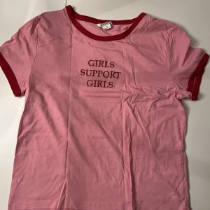 Tröja - Använt denna tröja 1-2 gånger. Inte min stil längre!