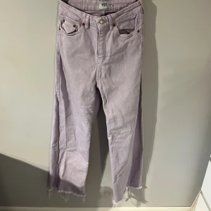 Jeans  - Lila Jeans från lager 157, stolek xs model lane 