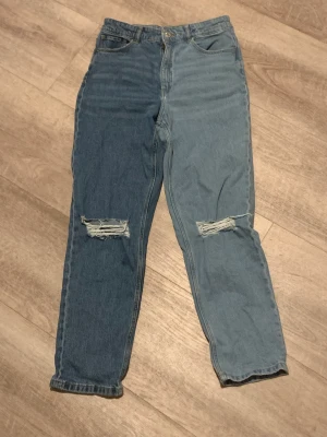 Jeans byxa från H&M - Fin jeansbyxa. 