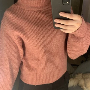 Rosa stickad tröja - Fint skick!