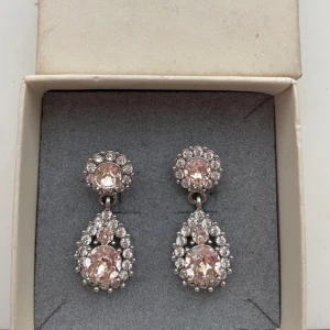 Lily and rosé  - Silver & rosé 