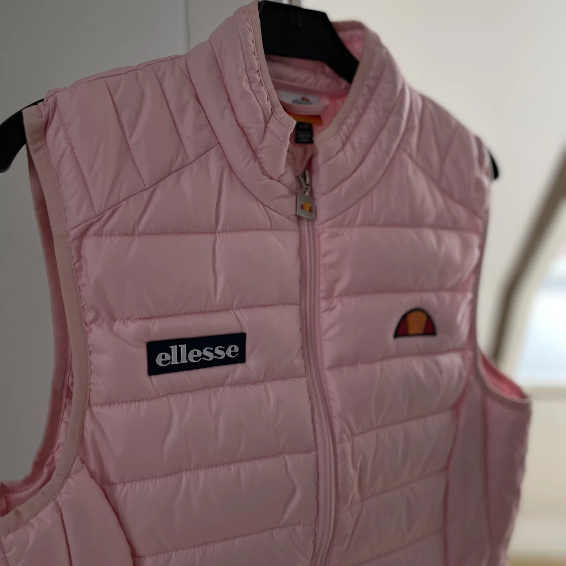 Ellesse väst  - 90