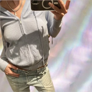 Soft goat zip hoodie - säljer denna sjukt fina kashmire luvtröja med så fin färg!