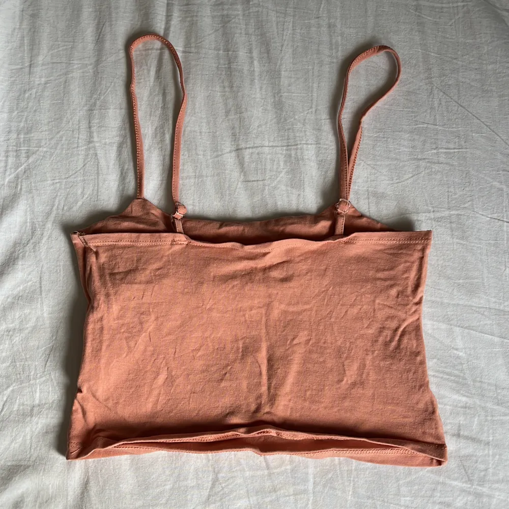 Ett jättefint rosa linne från lager 157! Bara använt två eller tre gånger! Köpte för 49kr!. Toppar.