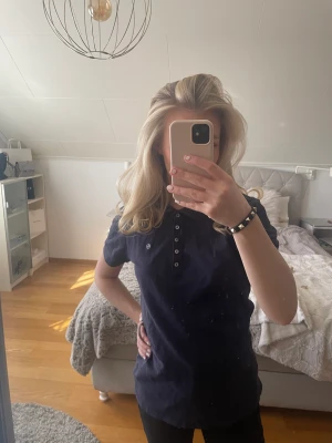 Piké från race marine 💙 - Tryck gärna på ” KÖP NU”. Marinblå piké från race marine💙