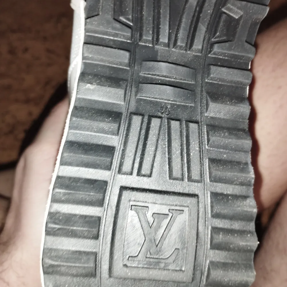Louis Vuitton skor snygga. 40 storlek . Skor.
