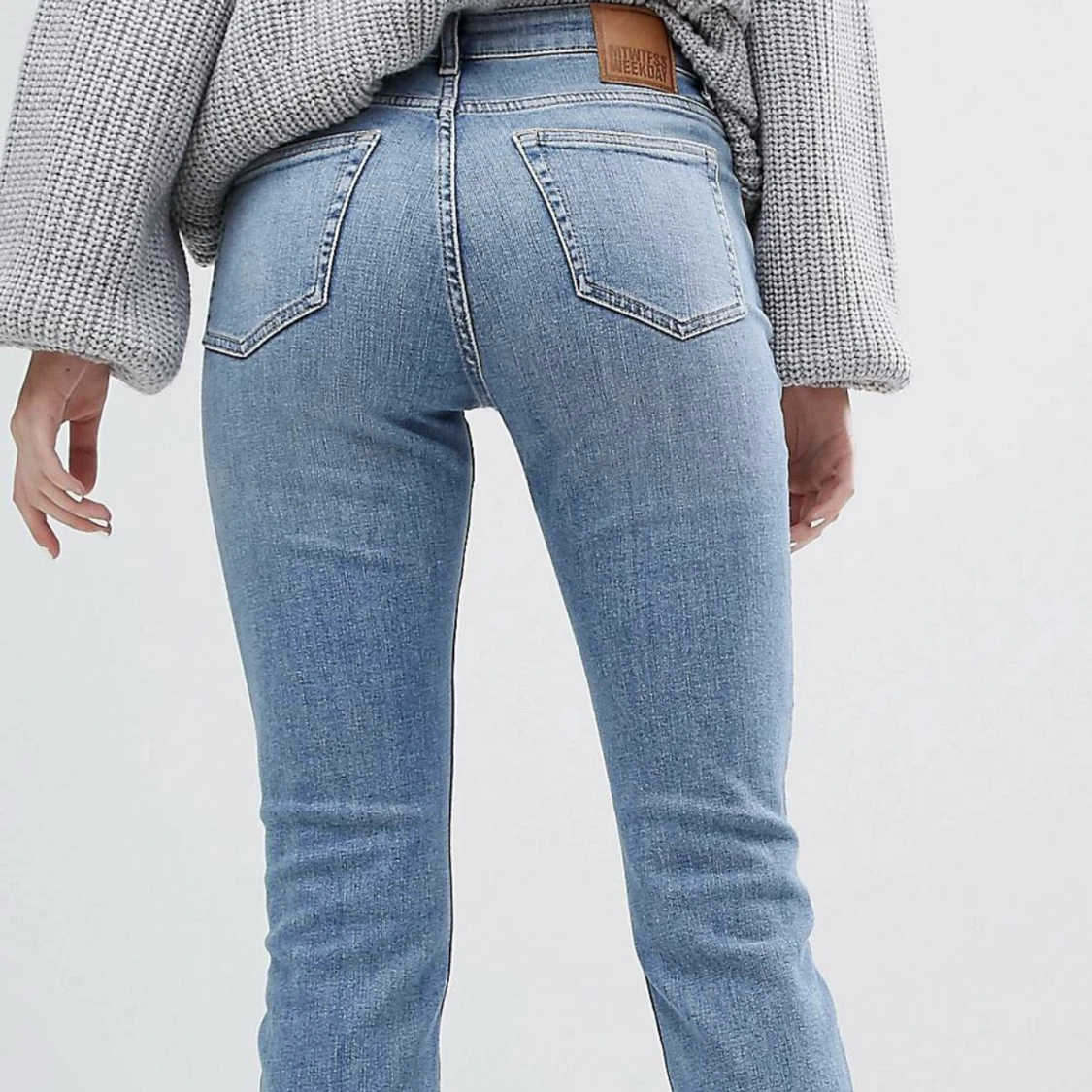 Ljusblå jeans weekday - 90