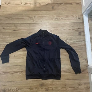 Nike psg tröja - Storlek s  Använd fåtal gånger